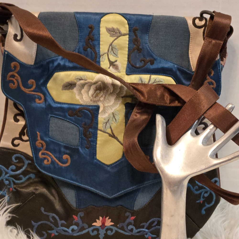 Vintage Blue and Yellow Floral Crossbody Bag - Picture 8 of 8